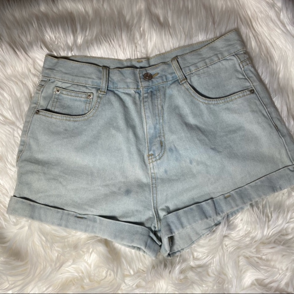 LIGHT BLUE HIGH WAISTED DENIM SHORTS